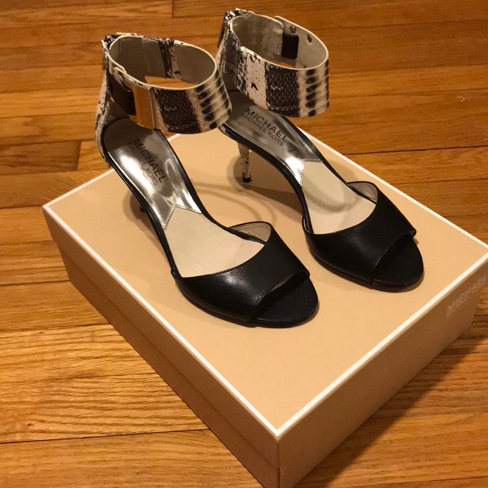 Michael Kors Guiliana Heel